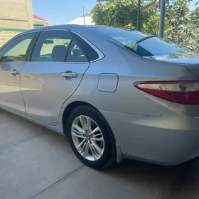 Toyota Camry 2016