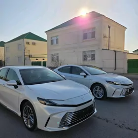 Toyota Camry 2025