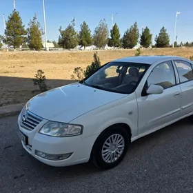 Nissan Sunny 2010