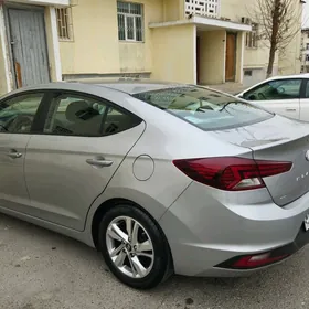 Hyundai Elantra 2020