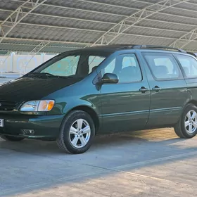 Toyota Sienna 2001