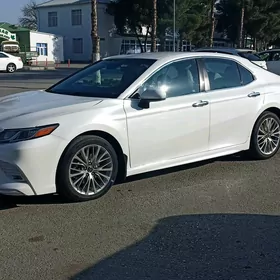 Toyota Camry 2018