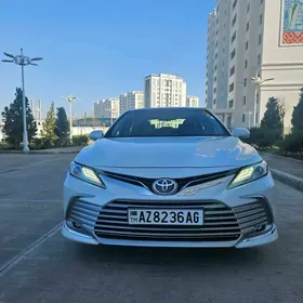 Toyota Camry 2019