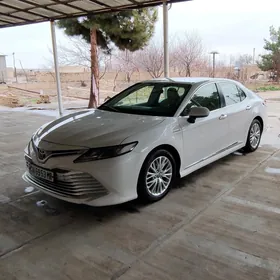 Toyota Camry Hybrid 2020