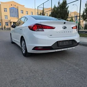 Hyundai Elantra 2019