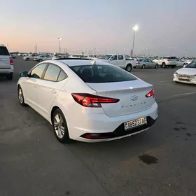 Hyundai Elantra 2020