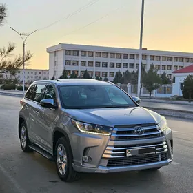 Toyota Highlander 2019