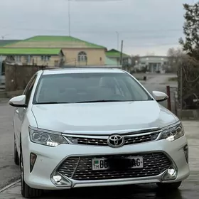 Toyota Camry 2015