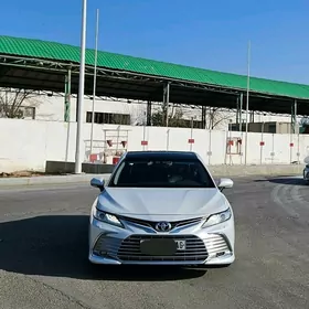 Toyota Camry 2023