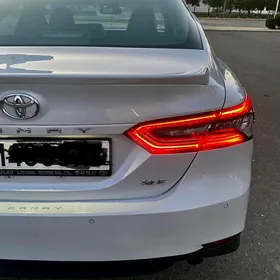 Toyota Camry 2018