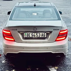 Mercedes-Benz C300 2012