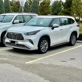 Toyota Highlander 2020