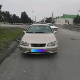 Toyota Camry 2000