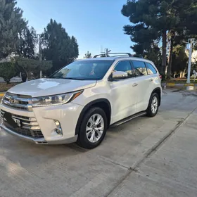 Toyota Highlander 2016