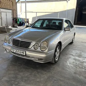 Mercedes-Benz E320 2000