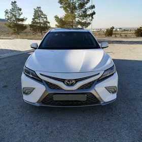 Toyota Camry 2018