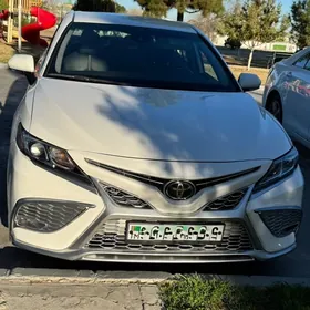 Toyota Camry 2019