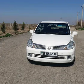 Nissan Versa 2012