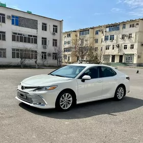 Toyota Camry 2022