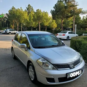 Nissan Versa 2011