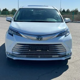 Toyota Sienna 2022