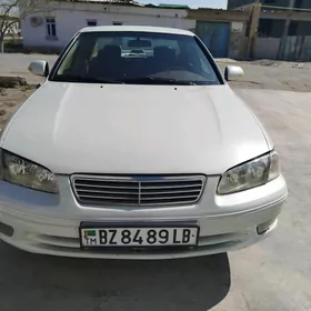 Toyota Camry 2000