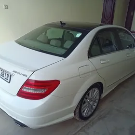 Mercedes-Benz C350 2012