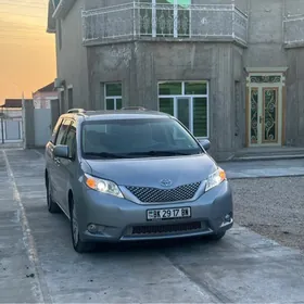 Toyota Sienna 2012