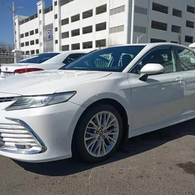 Toyota Camry 2020