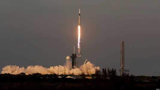 SpaceX HKS-e Crew-10 missiýasyny uçurdy: kosmosda galan astronawtlar ýakynda yzyna getiriler