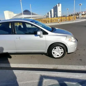 Nissan Versa 2010