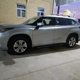 Toyota Highlander 2020