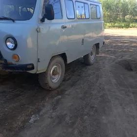 UAZ Profi 2000