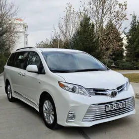 Toyota Sienna 2019