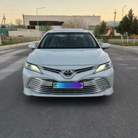 Toyota Camry 2020