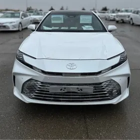 Toyota Camry 2025