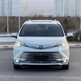 Toyota Sienna 2021