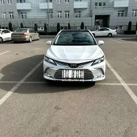 Toyota Camry 2021