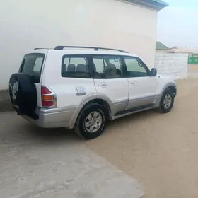 Mitsubishi Pajero 2003