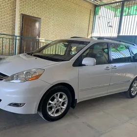 Toyota Sienna 2004