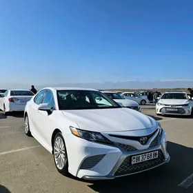 Toyota Camry 2019