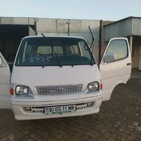 Toyota Hiace 2003