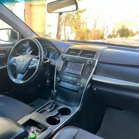 Toyota Camry 2017