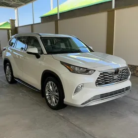 Toyota Highlander 2021