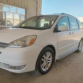 Toyota Sienna 2004