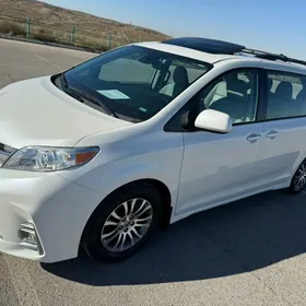 Toyota Sienna 2020