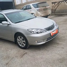 Toyota Camry 2004