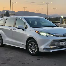 Toyota Sienna 2021