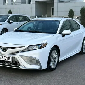 Toyota Camry 2021