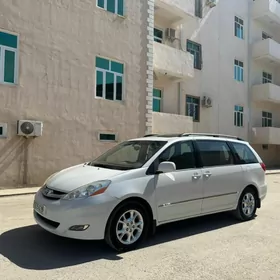 Toyota Sienna 2004